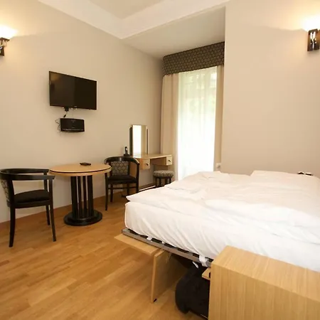 Alina Medical Πανσιόν 4*