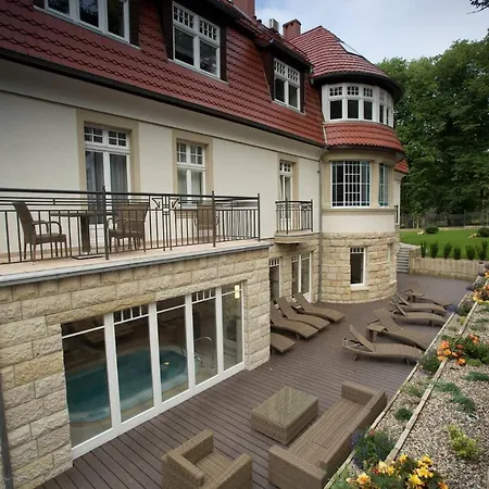 Πανσιόν Alina Medical